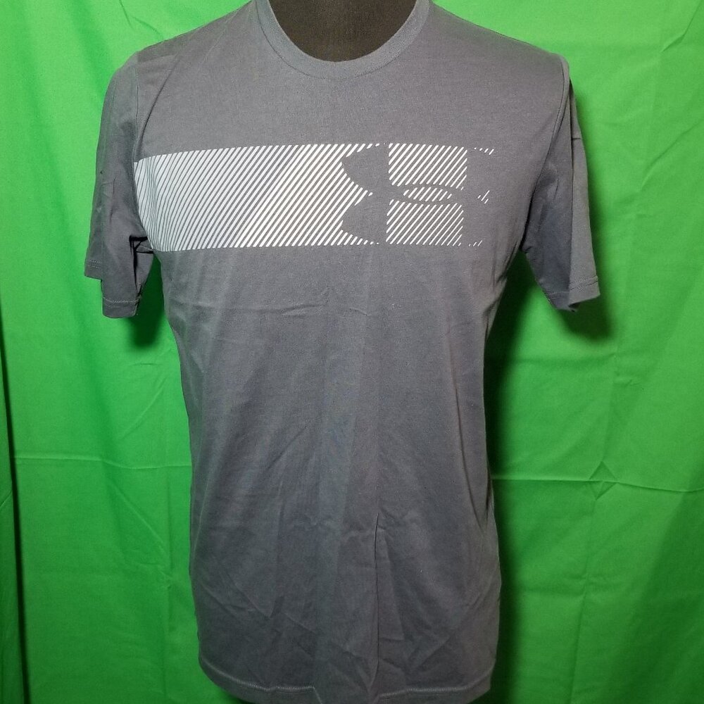 Under Armour Mens Medium Short SleeveT-Shirt Loose Heatgear Gray Gym Workout